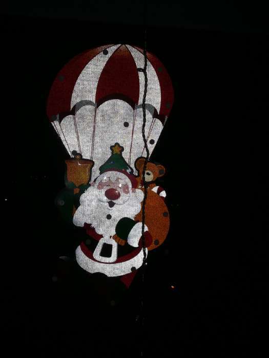 Фотография покупателя товара Светодиодная фигура «Дед Мороз на парашюте» 19 × 42 см, пластик, 220 В, свечение мульти (RG/RB) - Фото 3
