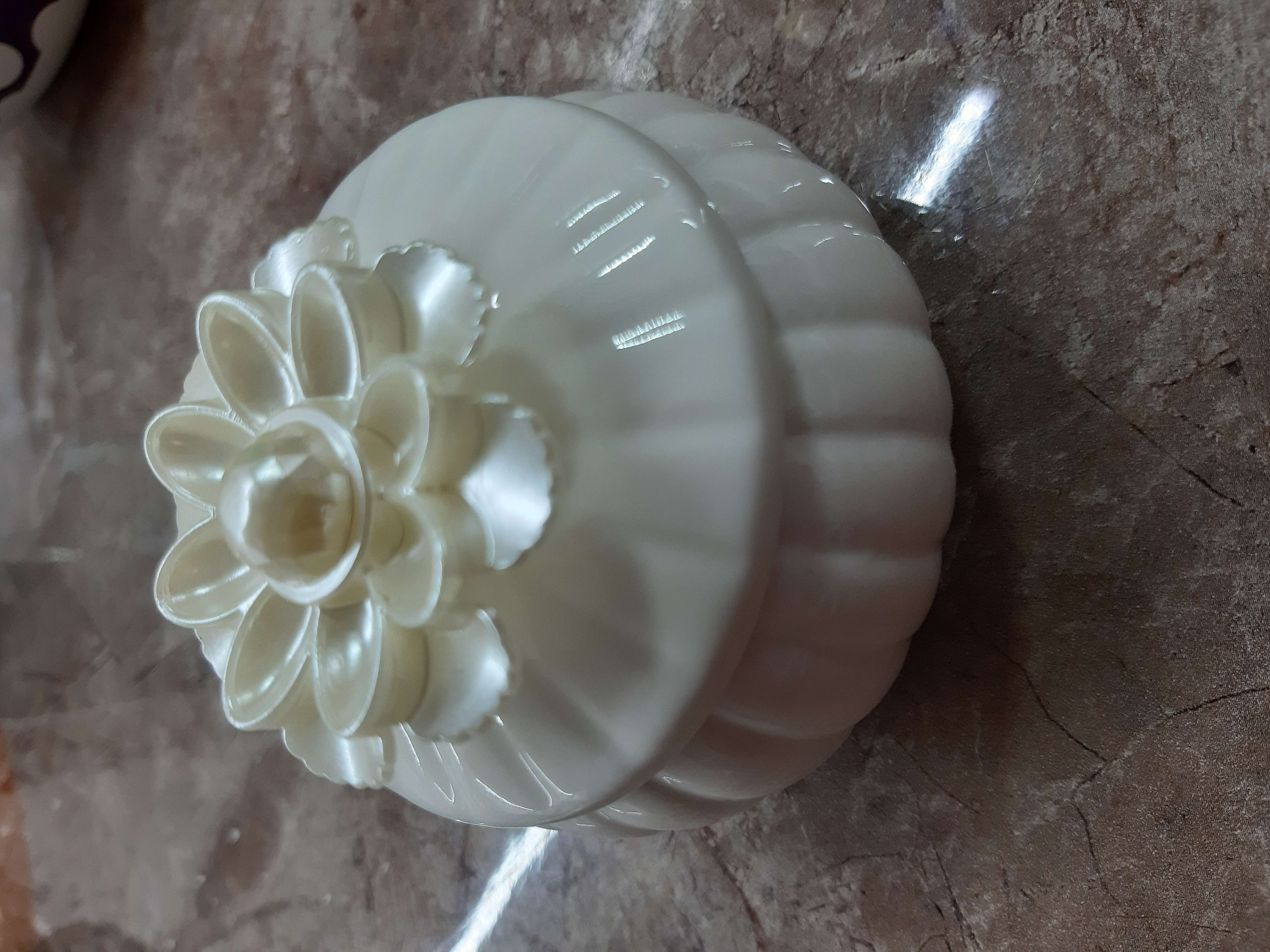 Фотография покупателя товара Шкатулка керамика "Перламутровый цветок" МИКС 5,8х7,5х7,5 см - Фото 1