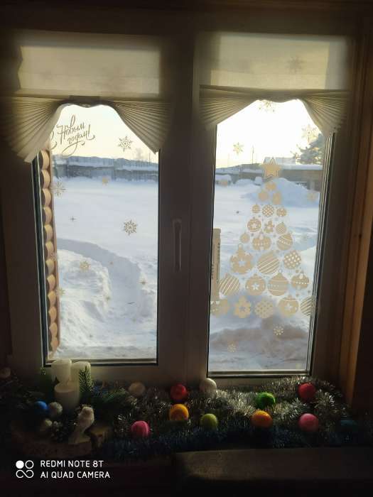 Фотография покупателя товара Наклейки для окон «Cнежинки», многоразовая, 33 х 50 см, Новый год - Фото 34