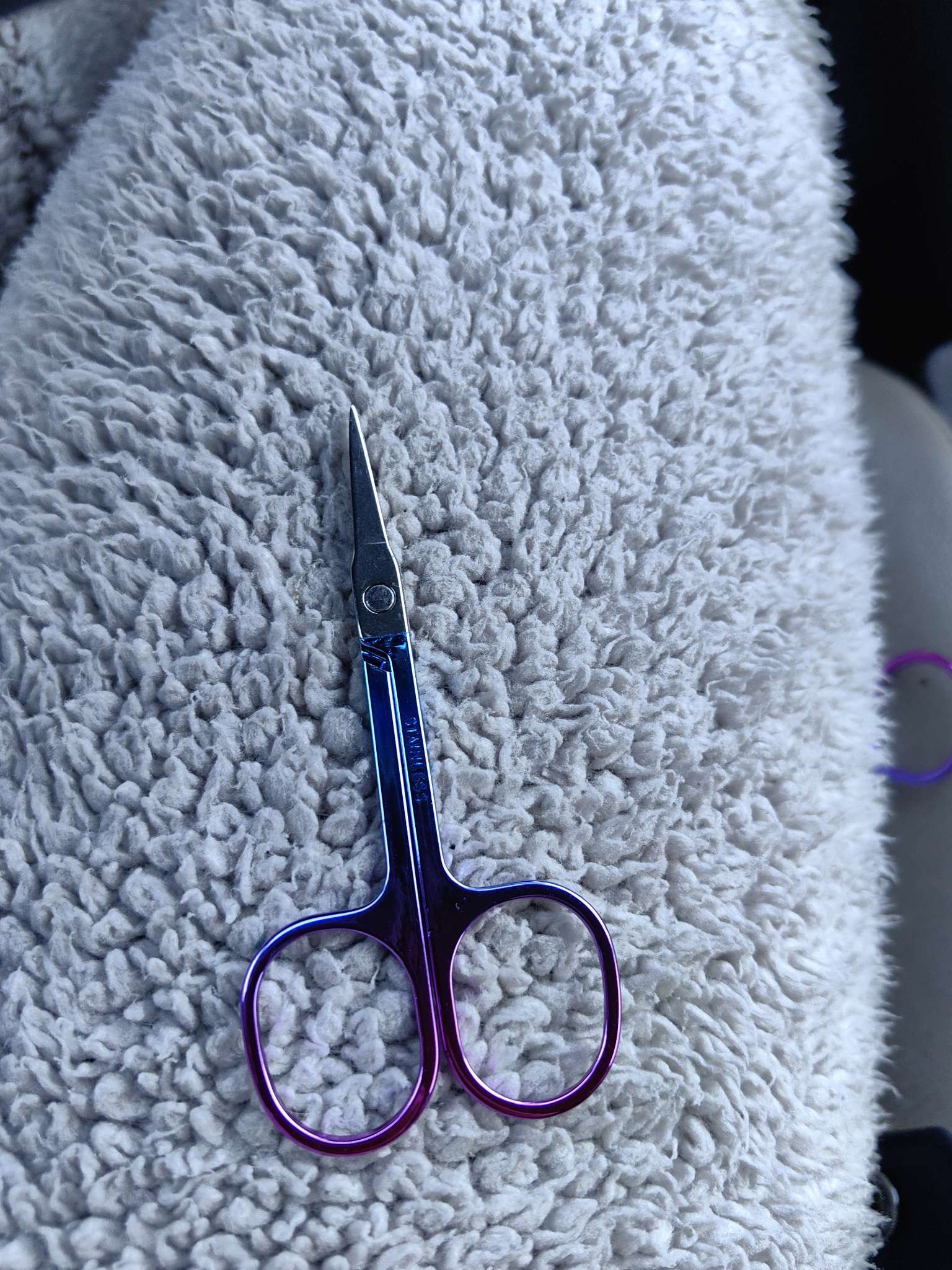 Фотография покупателя товара Ножницы маникюрные, прямые, узкие, 8.8 см, цвет хамелеон - Фото 2