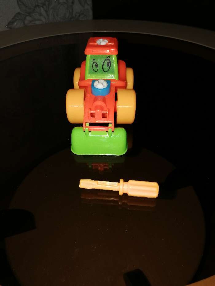 Фотография покупателя товара Конструктор винтовой «Трактор», 21 деталь, цвета МИКС