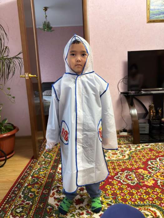 Фотография покупателя товара Дождевик детский, размер L, 110-120 см, Тачки - Фото 2