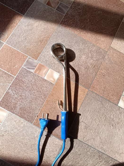 Фотография покупателя товара Электрокипятильник со спиралью, Luazon LEK 05, 1500 Вт, 32×4 см, 220 В, синий - Фото 2