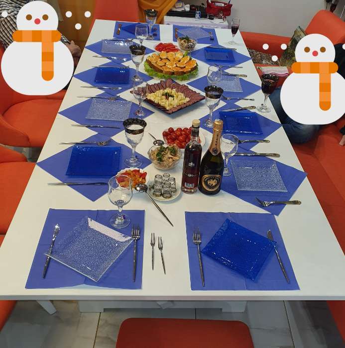 Фотография покупателя товара Сервиз столовый 7 предметов: 1 тарелка 29,5×29,5 см, 6 тарелок 19,5×19,5 см, цвет синий, подарочная упаковка