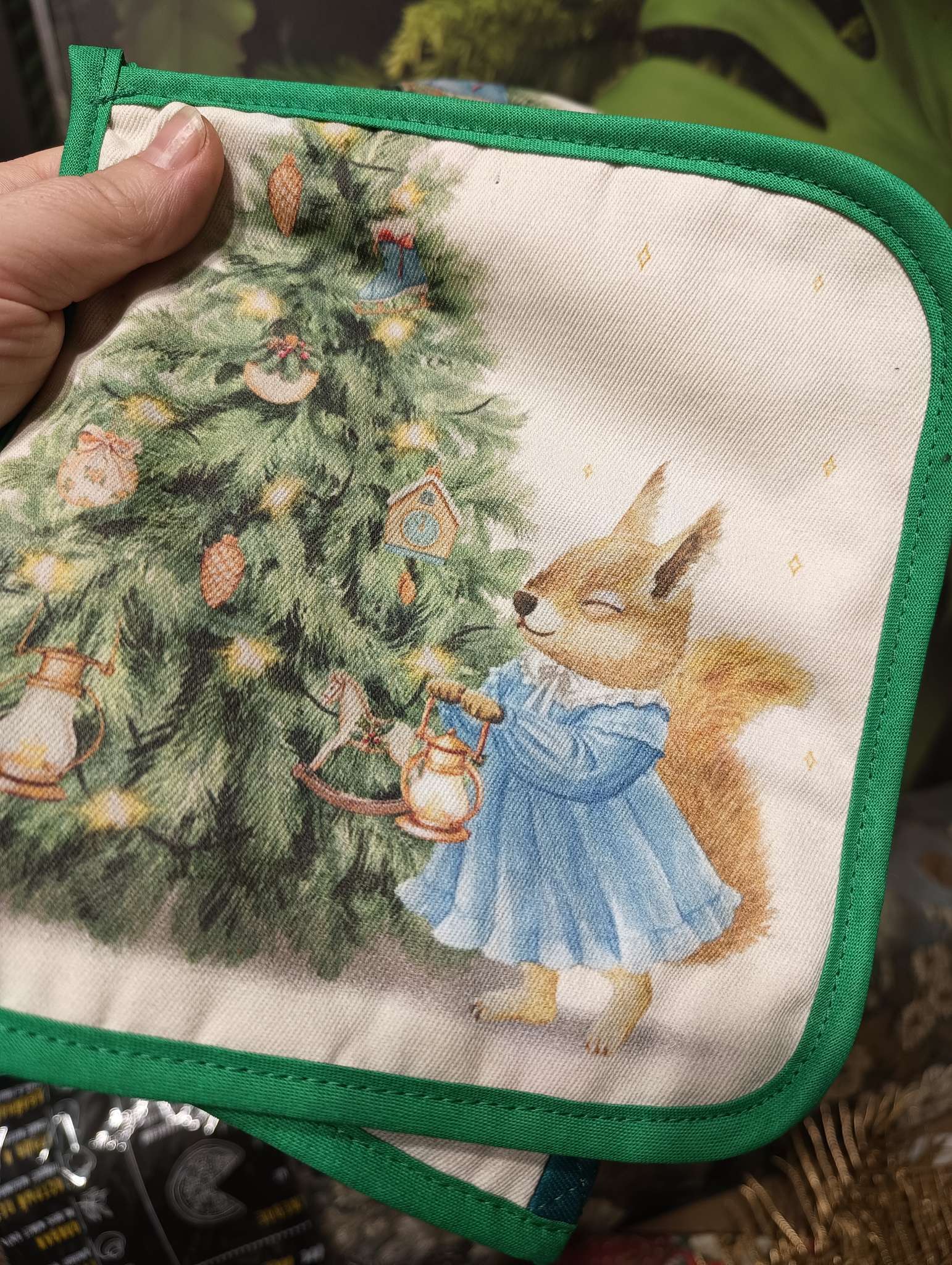 Фотография покупателя товара Набор кухонный «Сказочная ёлка» Варежка-прихватка новогодняя 15×28 см, прихватка 19×19 см,100%хл - Фото 1