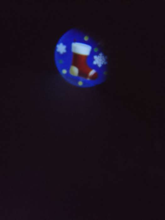 Фотография покупателя товара Проектор-фонарик «Волшебные истории», 3 слайда, 24 картинки, цвета МИКС - Фото 3