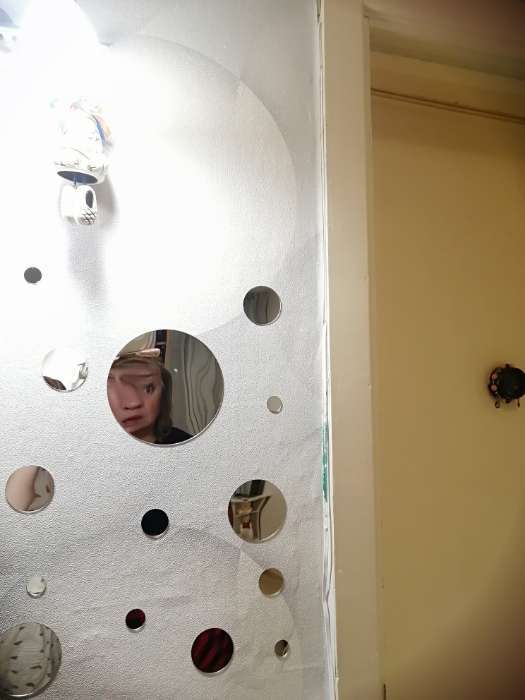 Фотография покупателя товара Зеркало настенное «Пузырьки», на клеевой основе, акриловое, 32 детали, d=2-15 см - Фото 12