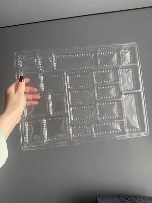 Фотография покупателя товара Подарочная новогодняя коробка «Мерцающий», Адвент календарь с заданиями, 47.7×3.9×32 см - Фото 23