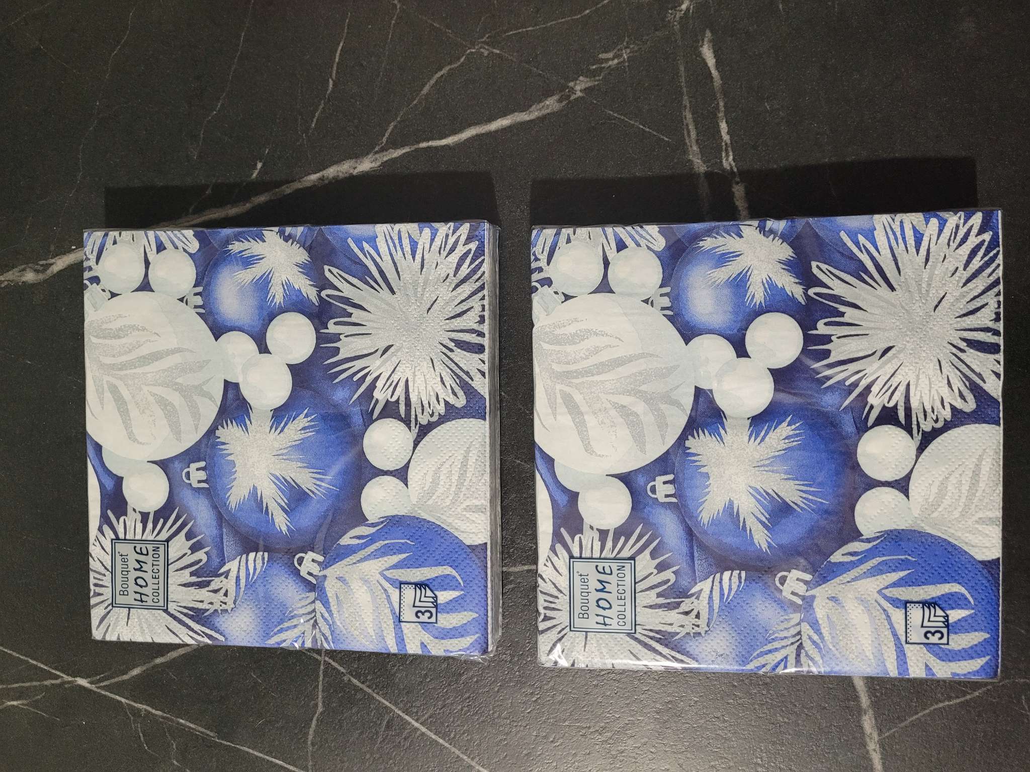 Фотография покупателя товара Салфетки новогодние бумажные Pero Prestige «Ёлочка», 3 слоя, 33×33 см, 20 шт. - Фото 1