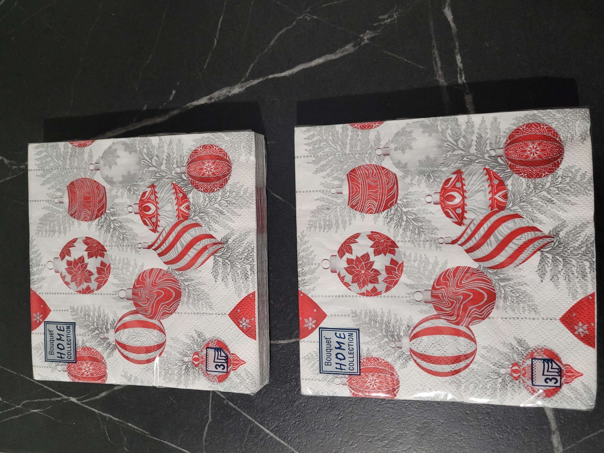 Фотография покупателя товара Салфетки новогодние бумажные Home Collection «Красные игрушки на серебре», 3 слоя, 33×33 см, 20 шт. - Фото 1