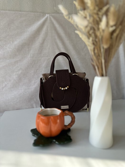 Фотография покупателя товара Ваза для цветов «Грация», пластик, 4×7×21 см, 450 мл, белая - Фото 3