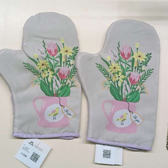 Фотография покупателя товара Варежка-прихватка «Доляна. Букет», 20×28 см, 35% хлопок, 65% п/э, ватин 250 г/м² - Фото 1