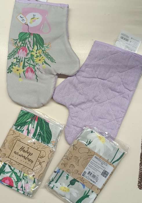 Фотография покупателя товара Варежка-прихватка «Доляна. Букет», 20×28 см, 35% хлопок, 65% п/э, ватин 250 г/м² - Фото 4