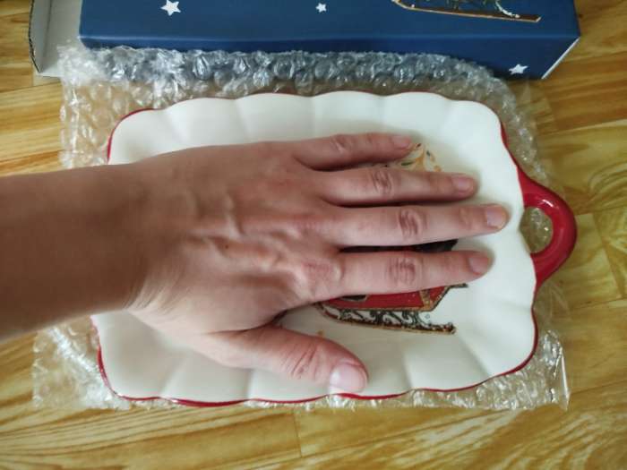 Фотография покупателя товара Блюдо сервировочное новогодняя Доляна «Сани Деда Мороза», 23×14 см, доломит, белое - Фото 3