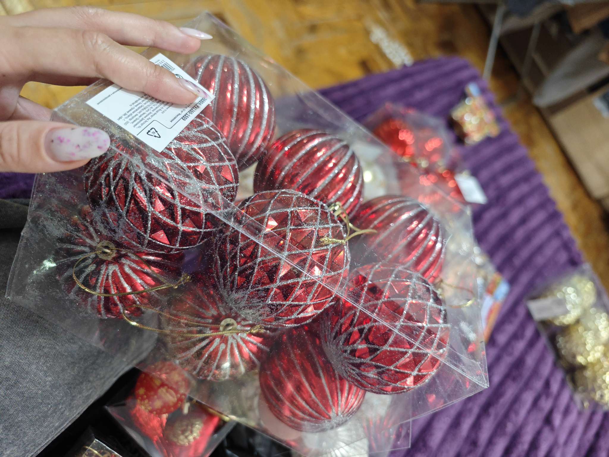 Фотография покупателя товара Ёлочные игрушки «Изысканные грани», шары новогодние, d=8 см, набор 12 шт., красный - Фото 1