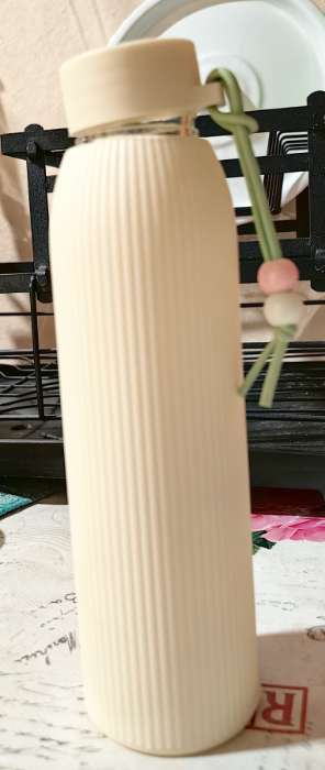 Фотография покупателя товара Бутылка для воды «Роскошь», 300 мл, h=21 см, стекло, пластик, МИКС - Фото 1