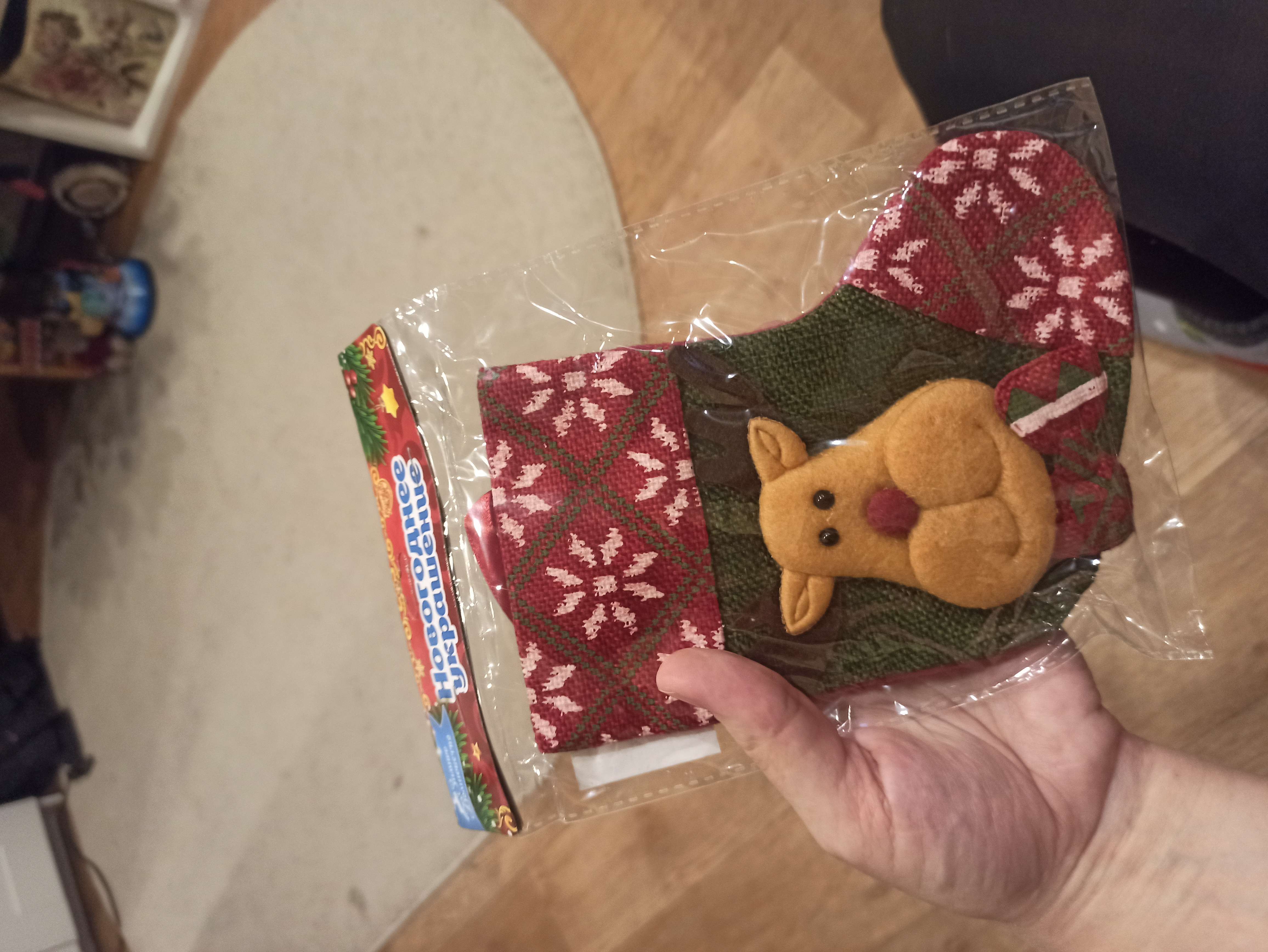 Фотография покупателя товара Мягкая подвеска «Носок - олень с бабочкой», 13×17 см, красно-зелёный - Фото 1