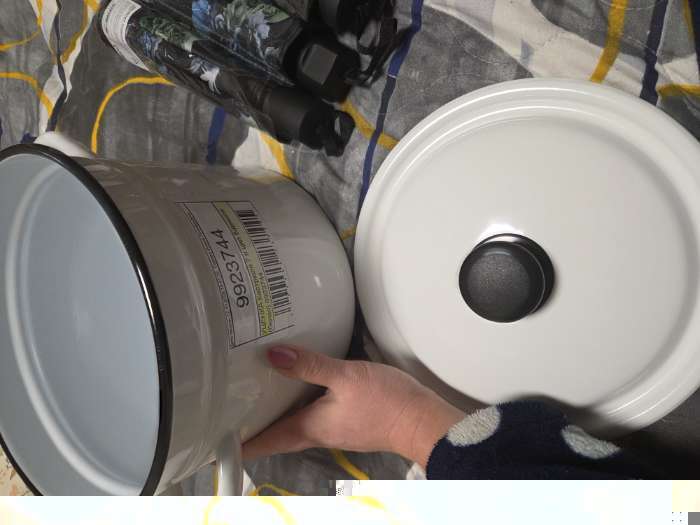 Фотография покупателя товара УЦЕНКА Кастрюля, 10 л, цилиндрическая, без деколи, без крышки, белая - Фото 2