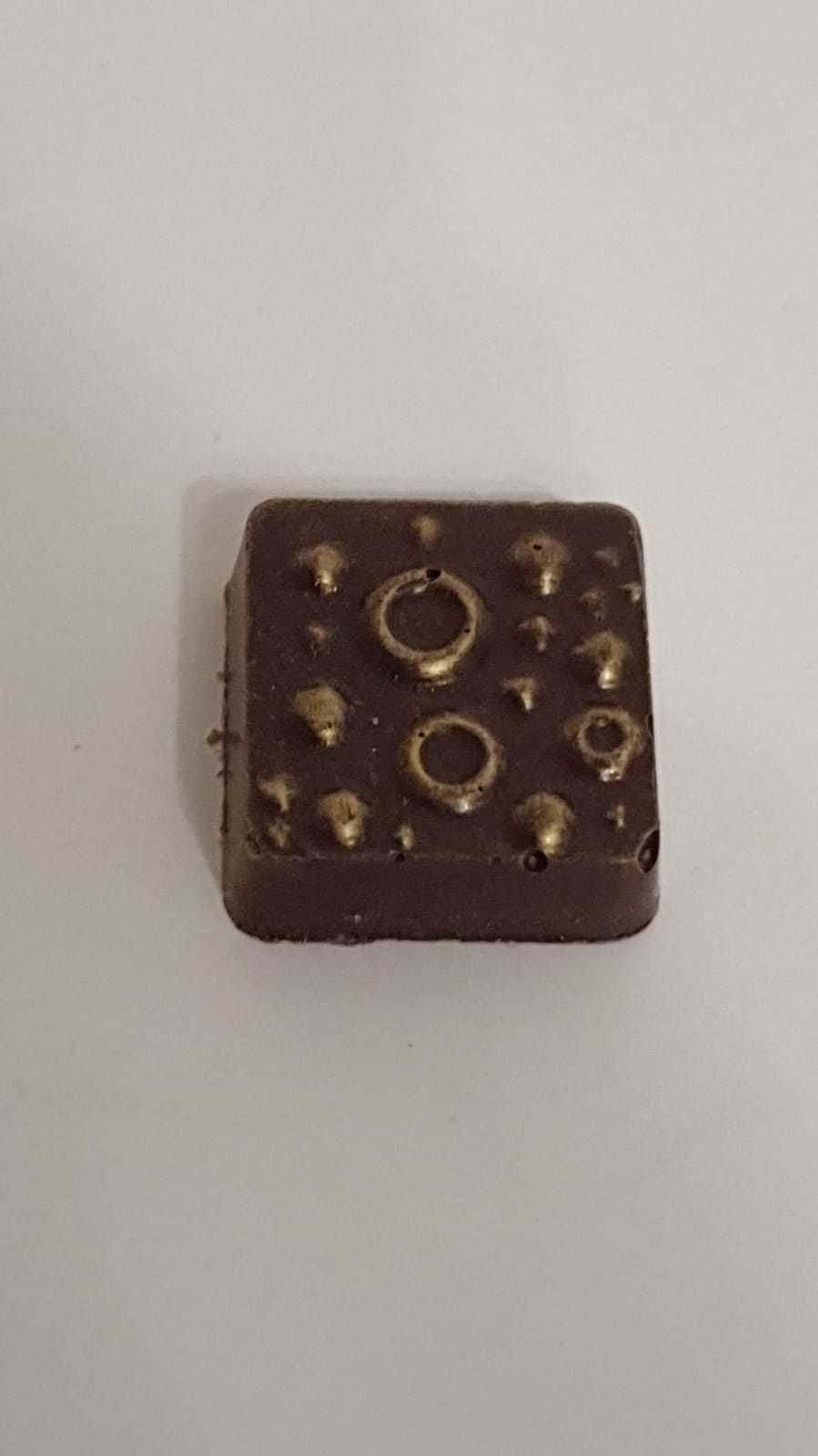 Фотография покупателя товара Форма для конфет и шоколада KONFINETTA «Пористый шоколад», 33×16,5×2,5 см, 18 ячеек, ячейка 3×3×1 см