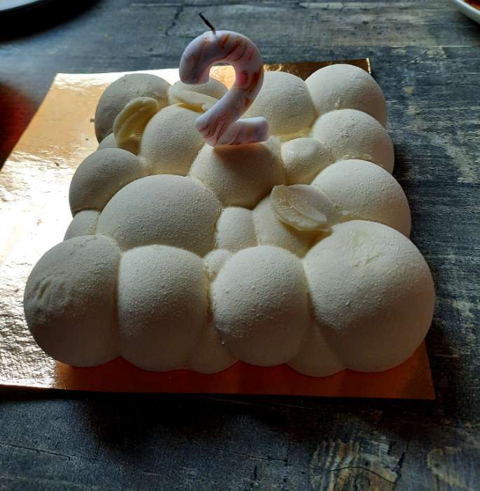 Фотография покупателя товара Свеча в торт "Белый мрамор", цифра "2", 5,5 см