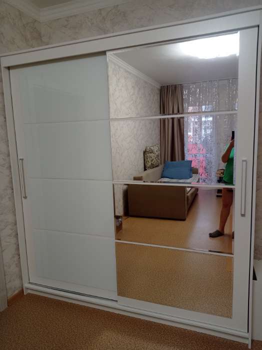 Фотография покупателя товара Шкаф – купе «Лорд», с зеркалом, 2 ящика, 1601×600×2200 мм, цвет белый - Фото 4