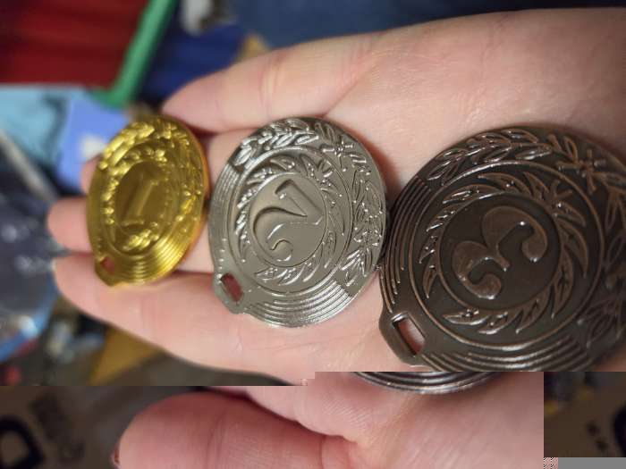 Фотография покупателя товара Медаль призовая «1 место» золото 021, d=4 см, без ленты - Фото 11