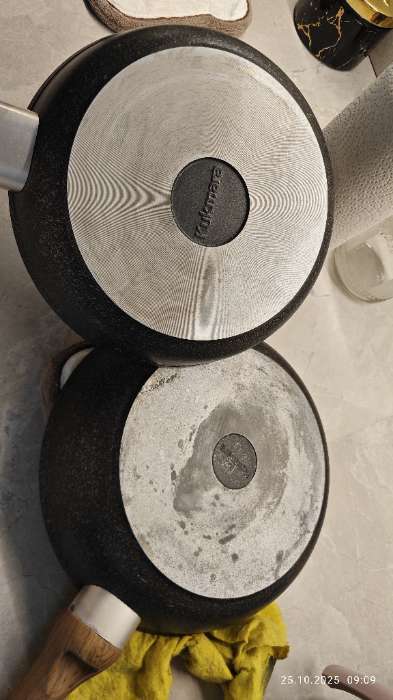 Фотография покупателя товара Сковорода KUKMARA Granit Ultra original, d=26 см, пластиковая ручка, антипригарное покрытие, алюминий, чёрная - Фото 6