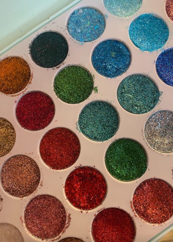 Фотография покупателя товара УЦЕНКА Be Beauty, палетка глиттерных теней для век, 35 цветов 42 гр.