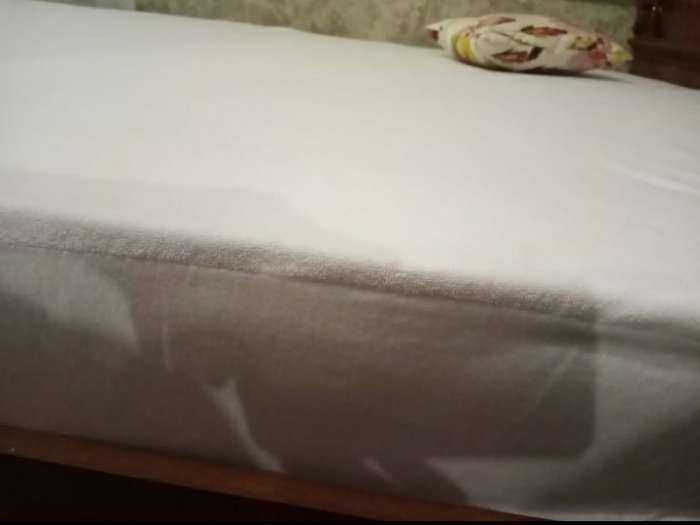 Фотография покупателя товара Непромокаемый наматрасник, размер 120х200x25 см, ткань caress белая - Фото 3