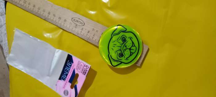 Фотография покупателя товара Светоотражающий значок «Мордочка мопса», d=5.8 см, МИКС - Фото 4