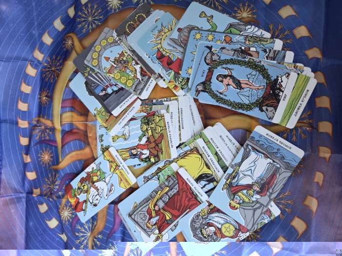 Фотография покупателя товара Таро «Универсальное», 78 карт (6×11 см), 16+ - Фото 4