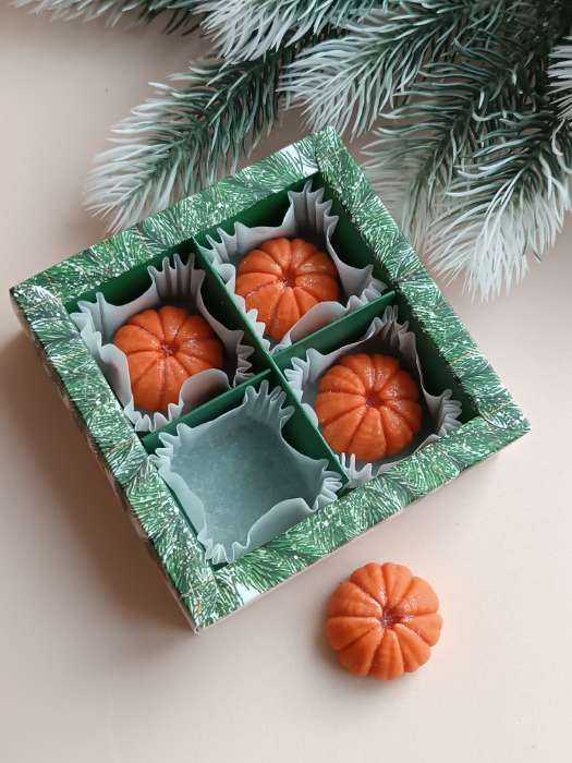 Фотография покупателя товара Коробка под 4 конфеты новогодняя с ячейками «Еловый аромат», 10×10×3 см - Фото 8