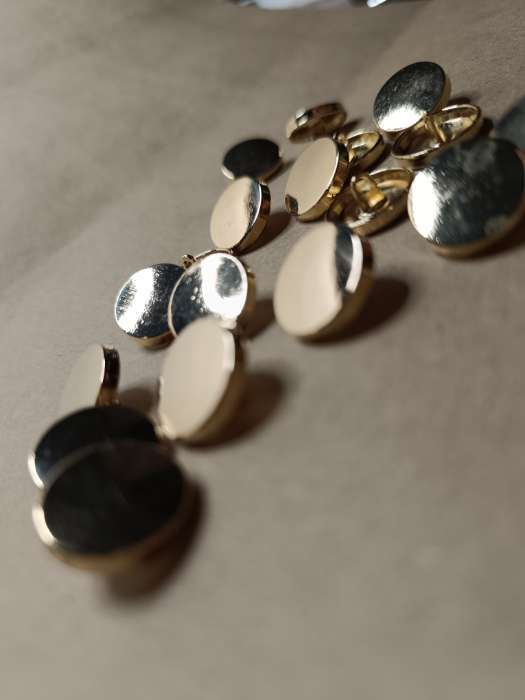 Фотография покупателя товара Пуговицы на ножке, металлические, d=18 мм, набор 10 шт., глянцевые, цвет серебряный - Фото 2