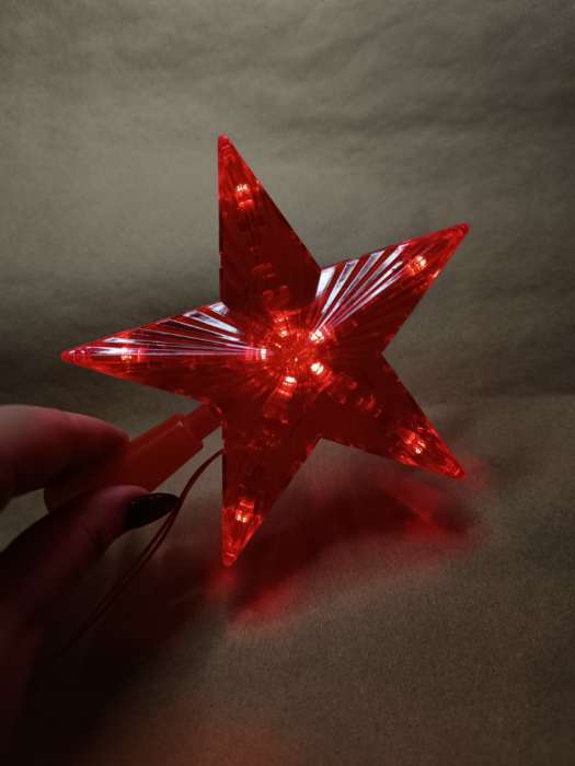 Фотография покупателя товара Светодиодная верхушка на ёлку «Звезда красная», 15 см, 10 LED, 220 В, свечение красное - Фото 1