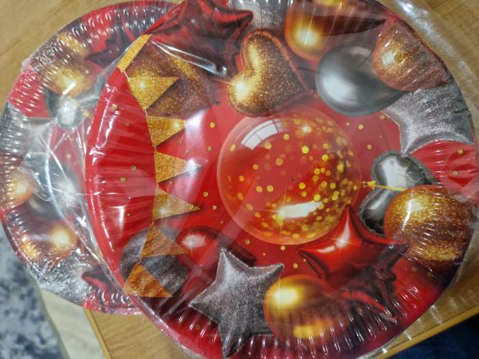 Фотография покупателя товара Тарелка одноразовая бумажная «Воздушные шары фольга», красная 18 см - Фото 1