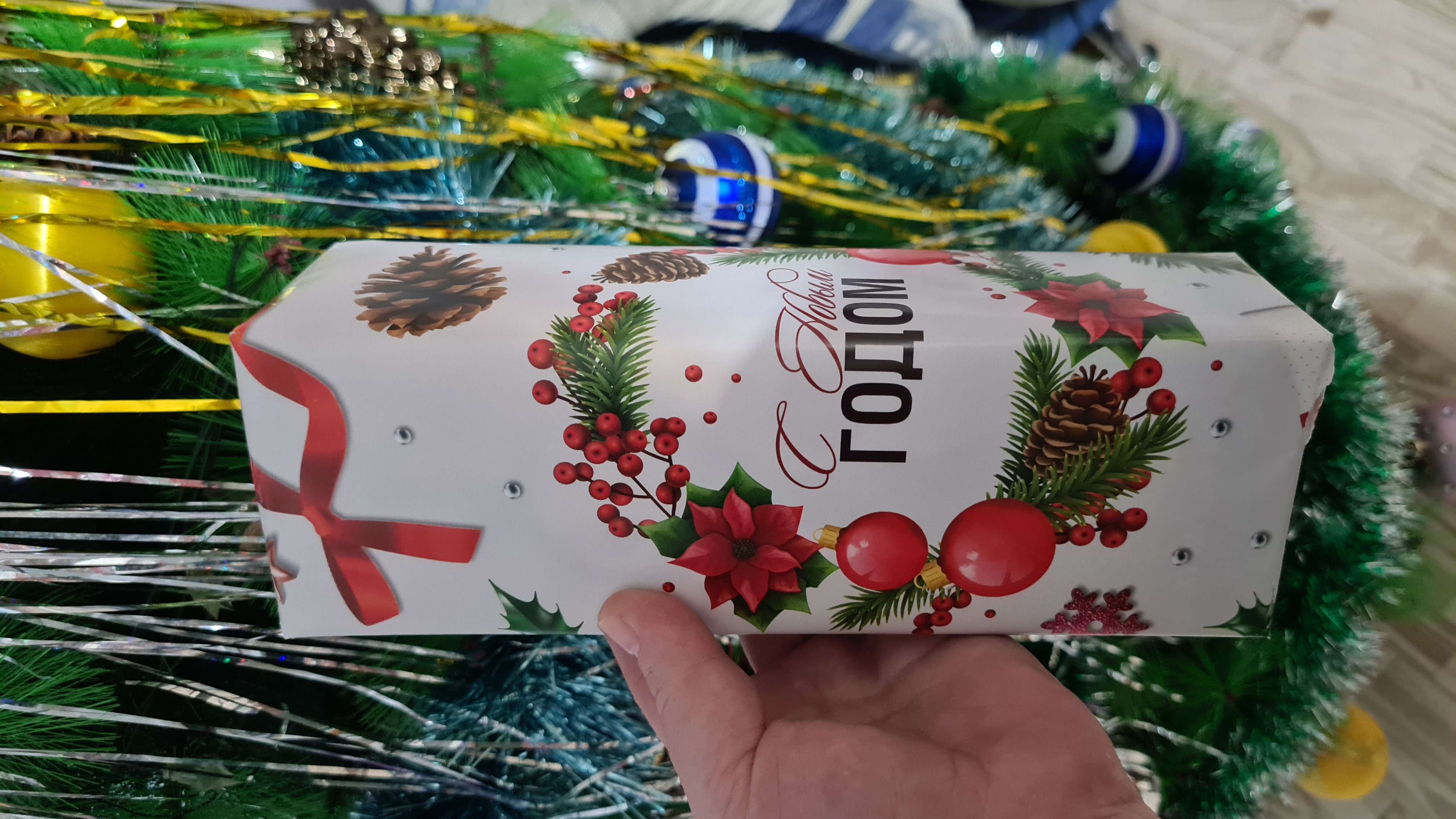 Фотография покупателя товара Бумага упаковочная глянцевая "Рождественские подарки",70 х 100 см,1 лист - Фото 2