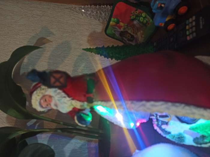 Фотография покупателя товара Светодиодная фигура «Дед Мороз и паровоз» 23 × 32 × 16 см, полистоун, батарейки ААх3 (не в комплекте), USB, свечение мульти (RGB) - Фото 3