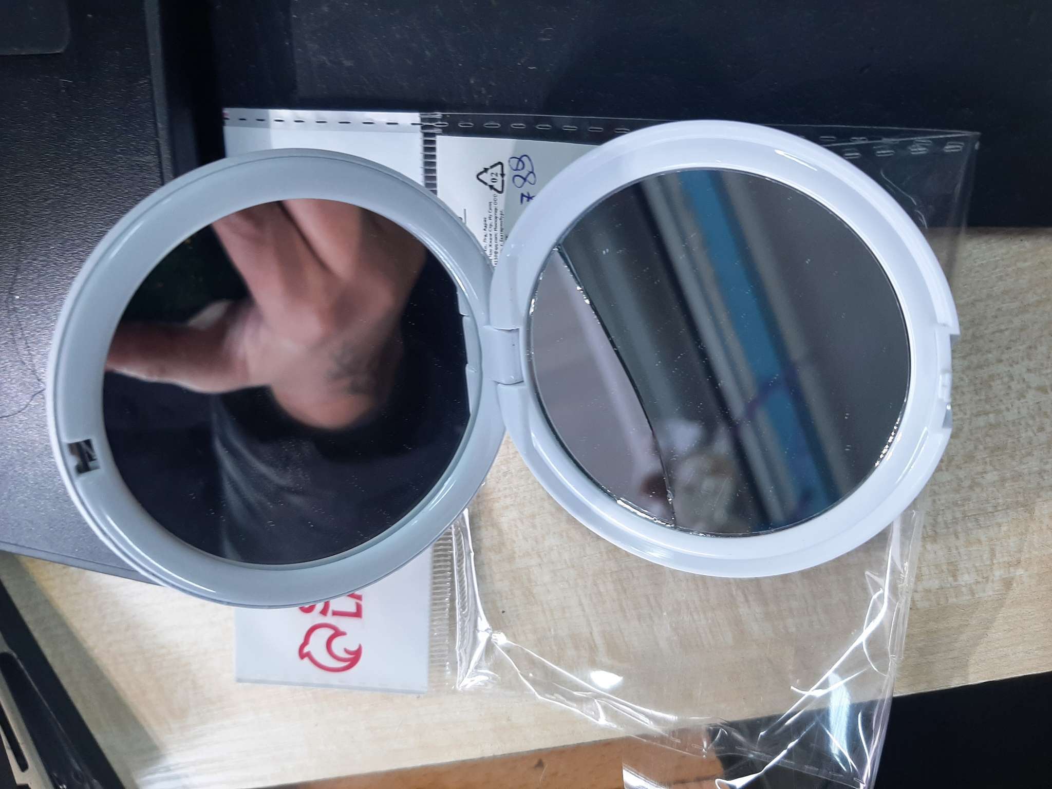 Фотография покупателя товара Зеркало складное, d=7.5 см, цвет белый - Фото 10