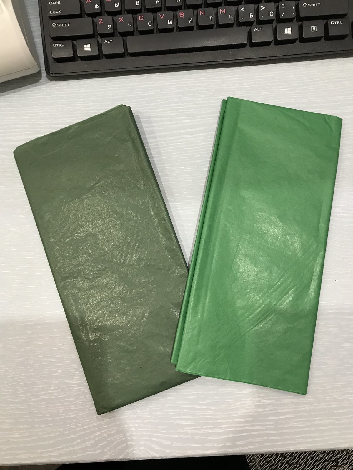 Фотография покупателя товара Бумага упаковочная тишью, темно-зелёная, 50 х 66 см - Фото 5
