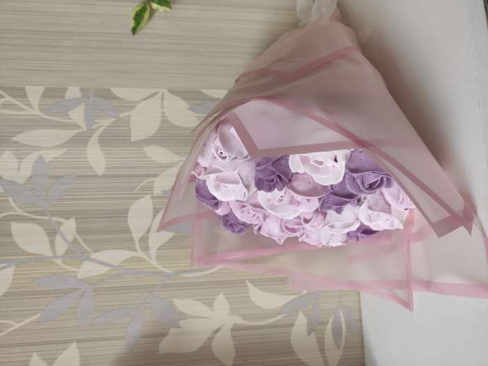 Фотография покупателя товара Пленка для цветов «Золотая полоса», кремовый, 58×58 см - Фото 1