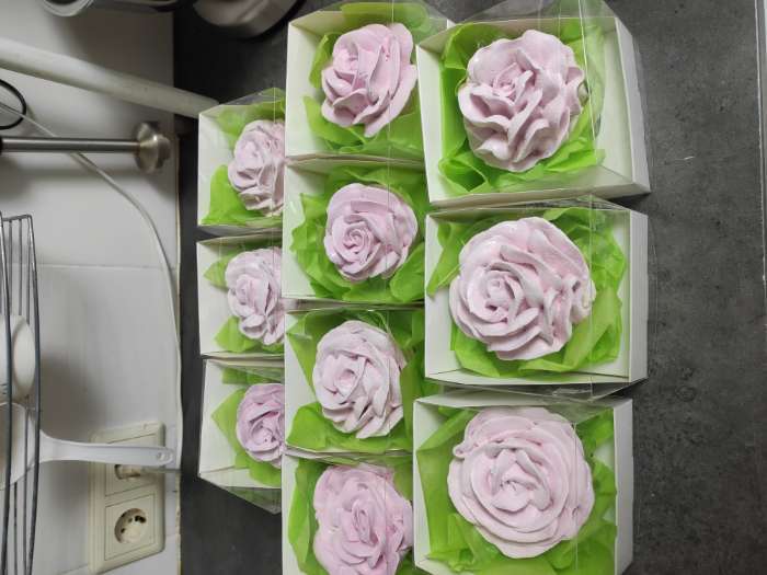 Фотография покупателя товара Коробка для 1 капкейк с окном голубая, 9.2×9.2×11.1 см - Фото 2