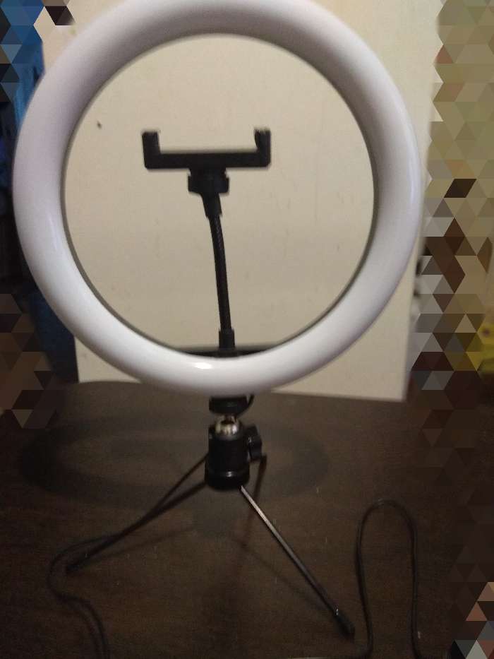 Фотография покупателя товара Светодиодная кольцевая лампа на штативе LuazON SNP097, 10" (26 см), 20 Вт, штатив 8-14 см