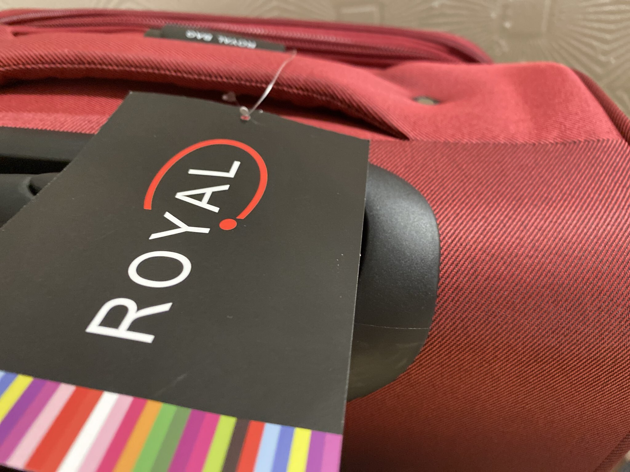 Фотография покупателя товара УЦЕНКА Чемодан на колёсах средний 60 л (M), на молнии, с увеличением, кодовый замок, 4 колеса, красный - Фото 1