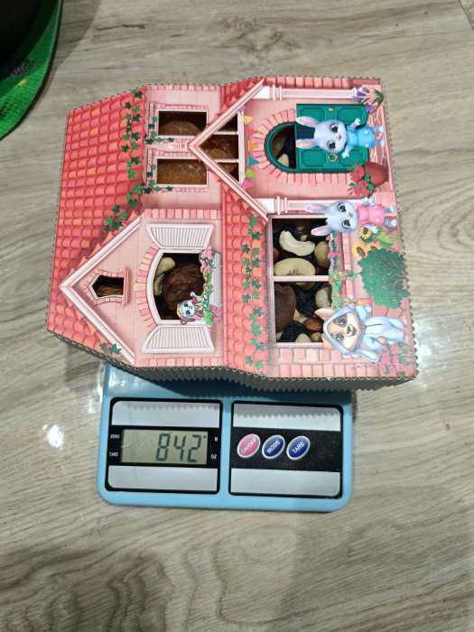 Фотография покупателя товара Коробка подарочная, кондитерская упаковка «8 марта» фиолетовая, 22 х 16 х 5 см - Фото 2