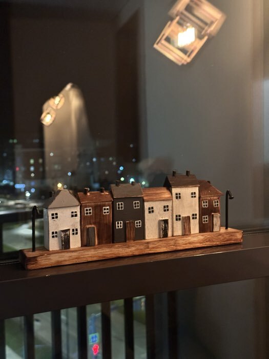 Фотография покупателя товара Вешалка «Улица», 36×5×12.5 см, дерево - Фото 2