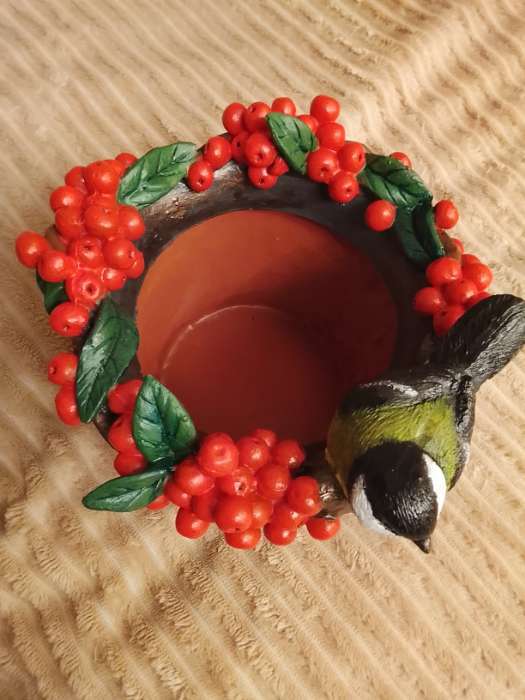 Фотография покупателя товара Декоративное кашпо для цветов «Птичка на шляпе с ягодами», 1.5 л, 20×16 см, полистоун - Фото 1