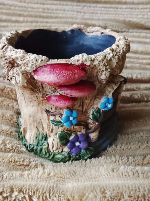 Фотография покупателя товара Декоративное кашпо для цветов «Домик феи», 10×9×9 см, керамическое - Фото 3