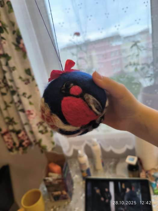 Фотография покупателя товара Ёлочный шар из шерсти на новый год «Снегирь на ветке», новогодний набор для творчества - Фото 1