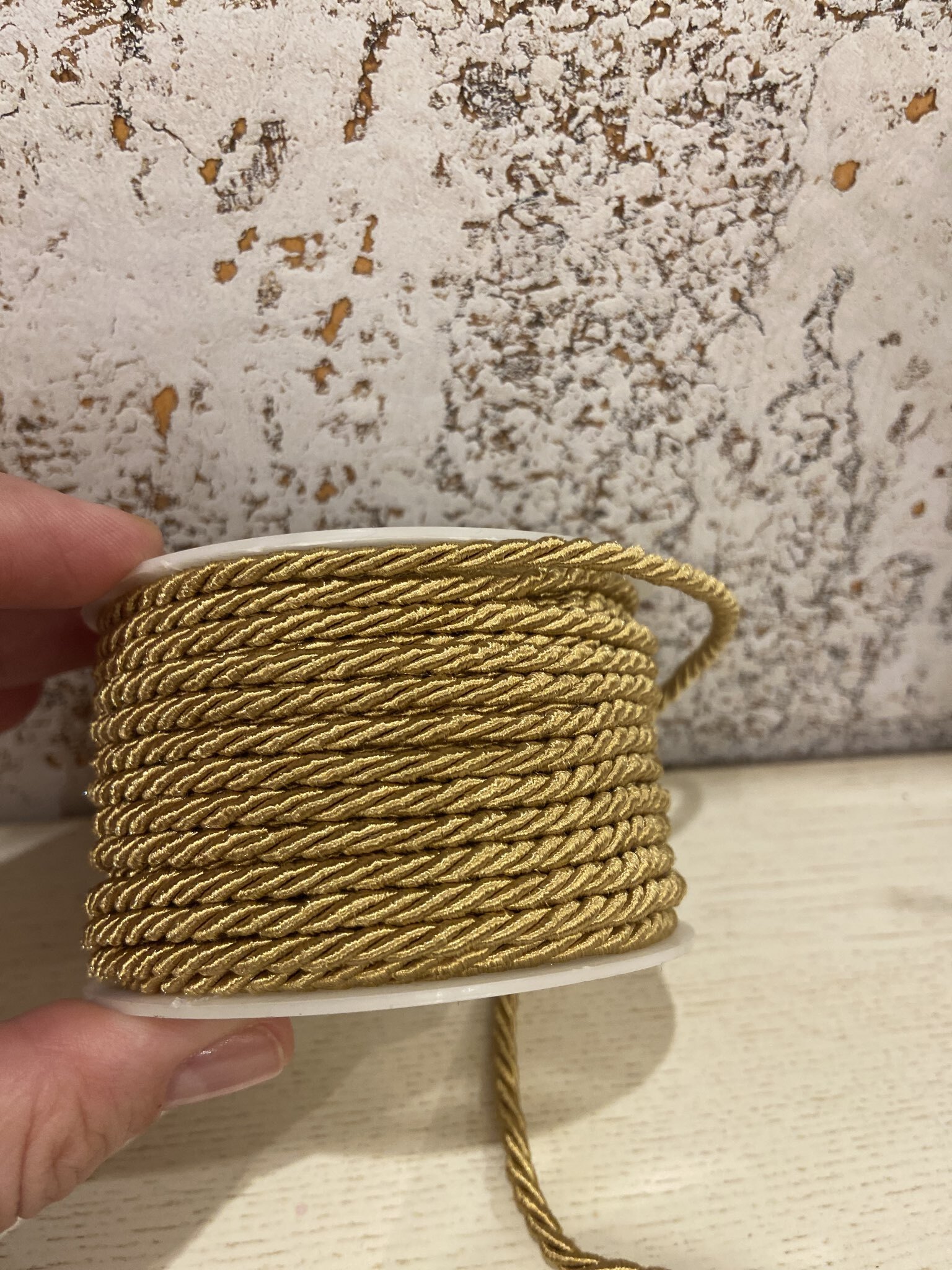 Фотография покупателя товара Шнур витой, d=3 мм, 25 ± 1 м, цвет золотой - Фото 1