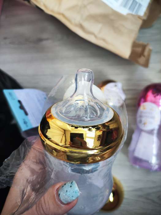 Фотография покупателя товара Бутылочка для кормления с наклейками BOSS от 0 мес., 250 мл., цвет золотой, M&B - Фото 4